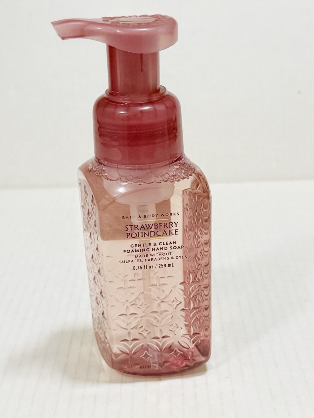 Bath & Body Works Pink Strawberry Poundcake Foaming Hand Soap